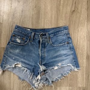 Levi's Mid Rise Medium Wash Shorts